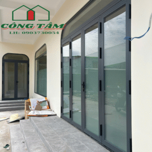 Cửa Đi Chính Vòm Nhôm Kính